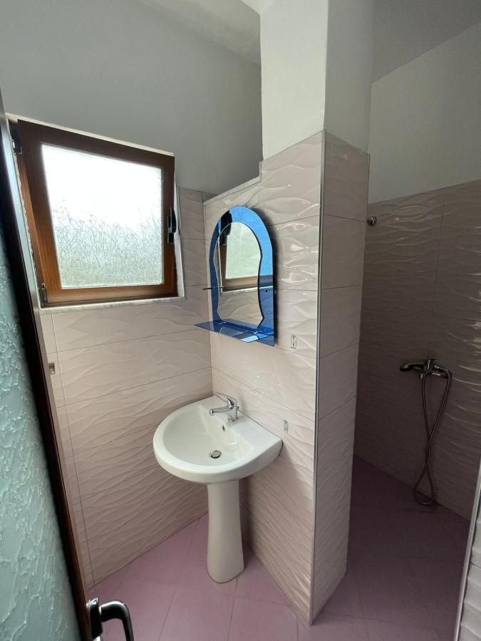 Centre Hotel Берат Экстерьер фото